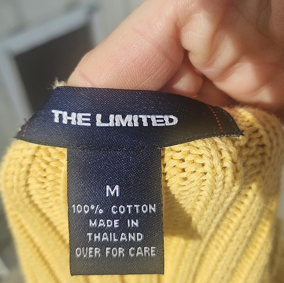 THE LIMITED womens yellow sweater - Picture 3 of 3
